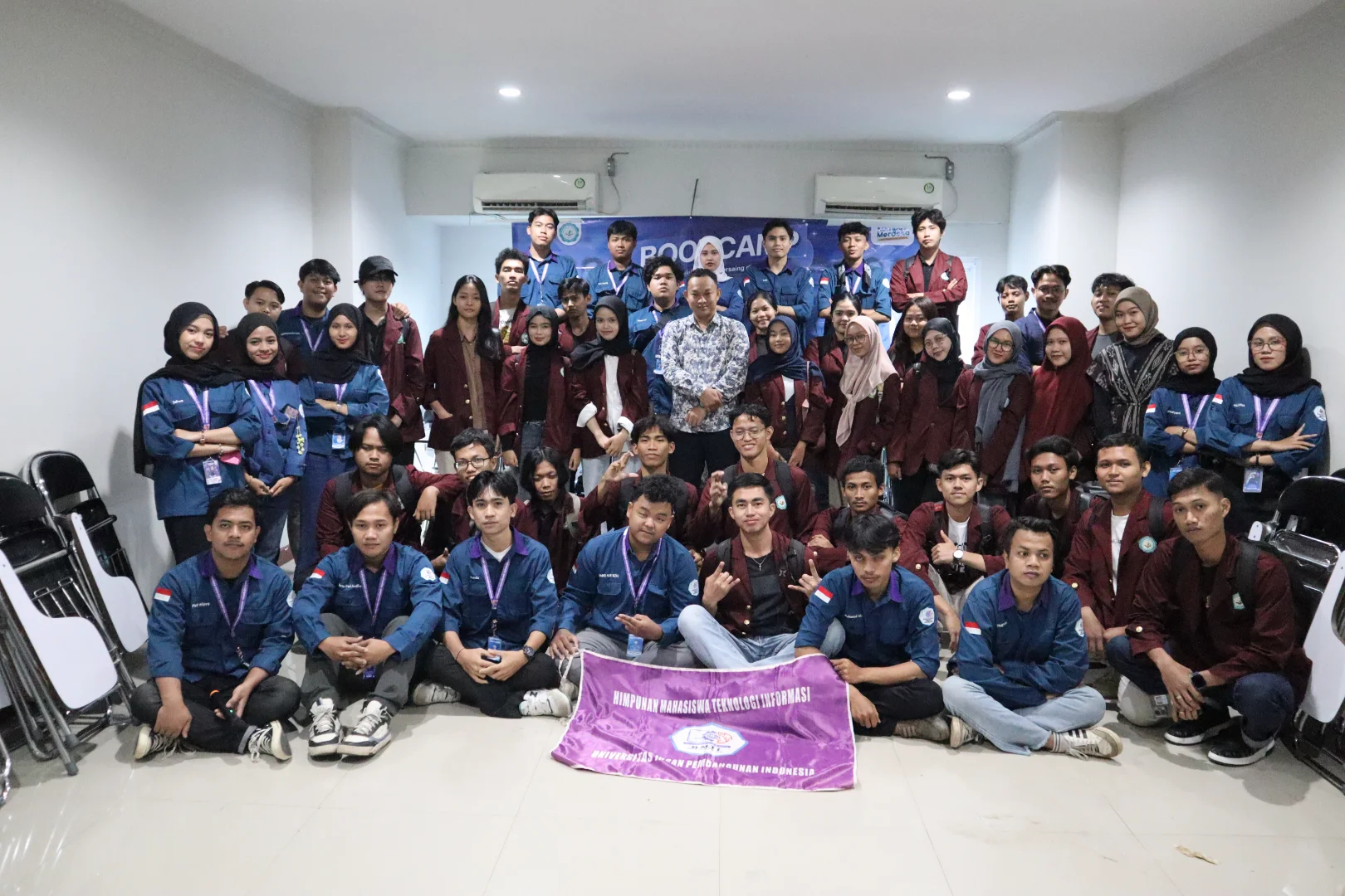 Foto Bersama Bootcamp HMTI 2025